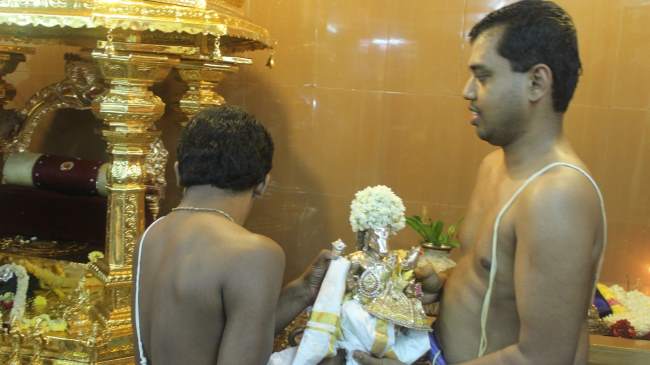 pondy-sri-hayagreevar-sannadhi-dharmapeedam-pradhistai006