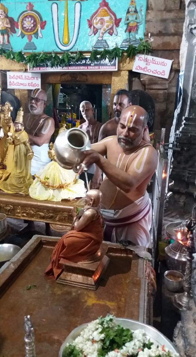 ahobilam-sri-narasimha-swami-temple-purattasi-ammavasai-thirumanjanam-2016015