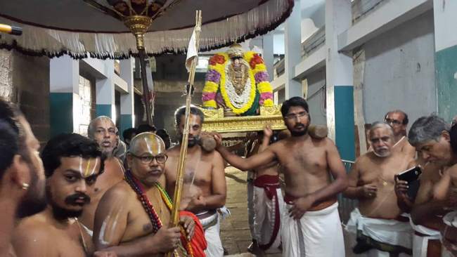 golden-thadi-samarpanai-to-sri-devanathan-temple-thiruvahindrapuram002