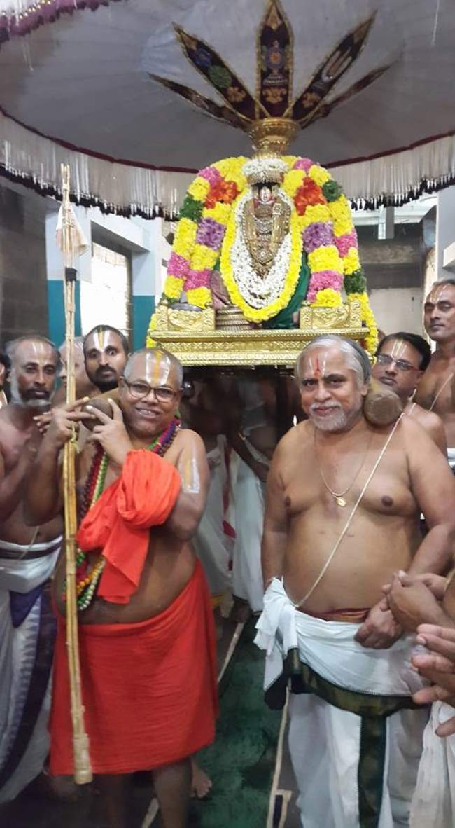 golden-thadi-samarpanai-to-sri-devanathan-temple-thiruvahindrapuram010