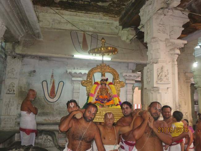 kanchi-devarajaswami-temple-aippasi-sukravara-purappadu-2016004