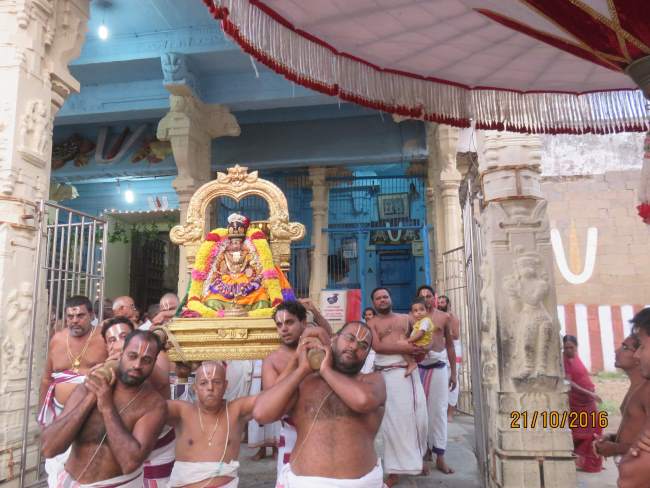 kanchi-devarajaswami-temple-aippasi-sukravara-purappadu-2016005