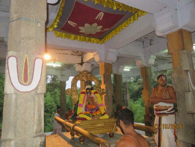 kanchi-devarajaswami-temple-aippasi-sukravara-purappadu-2016018
