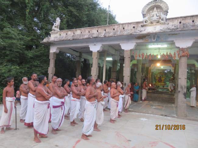 kanchi-devarajaswami-temple-aippasi-sukravara-purappadu-2016019