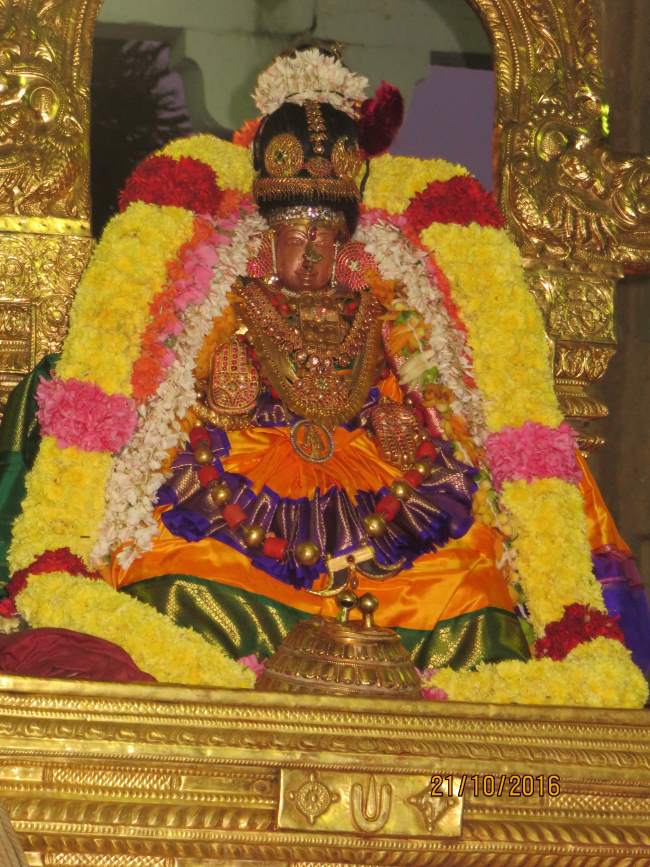 kanchi-devarajaswami-temple-aippasi-sukravara-purappadu-2016021