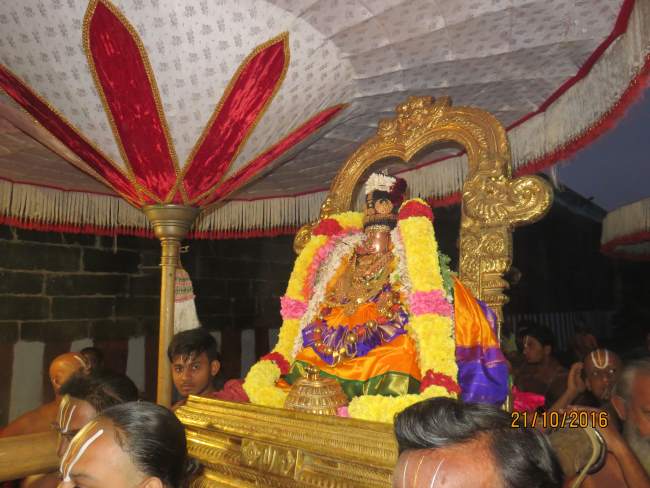 kanchi-devarajaswami-temple-aippasi-sukravara-purappadu-2016024