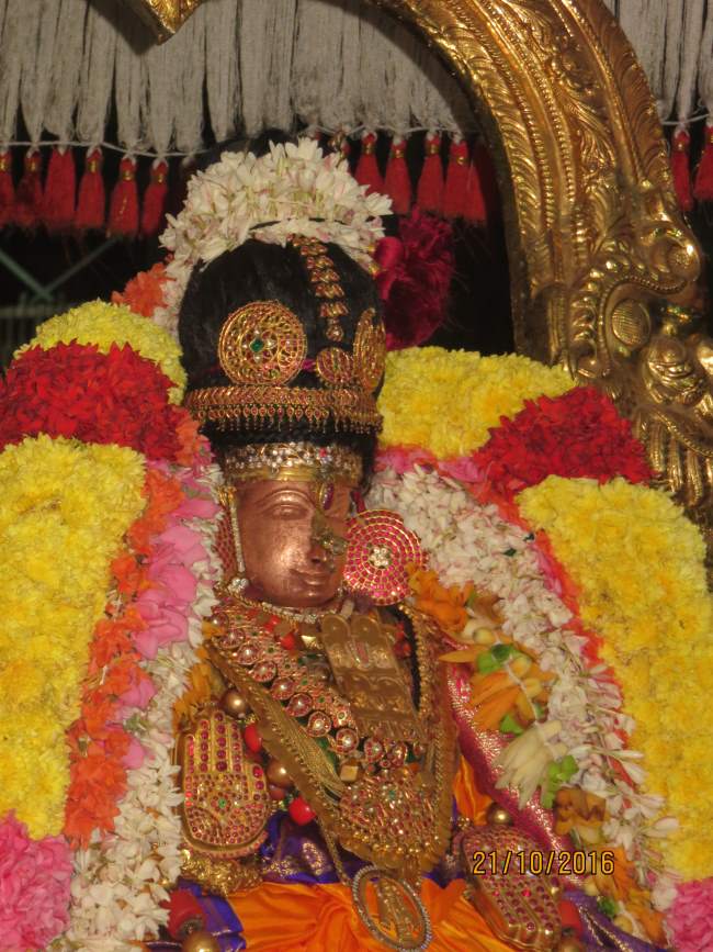 kanchi-devarajaswami-temple-aippasi-sukravara-purappadu-2016032