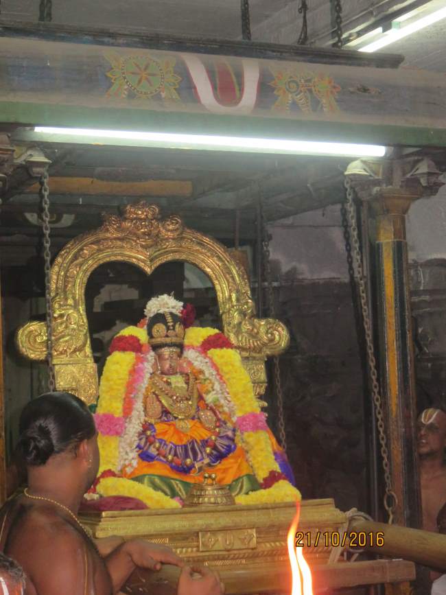 kanchi-devarajaswami-temple-aippasi-sukravara-purappadu-2016037