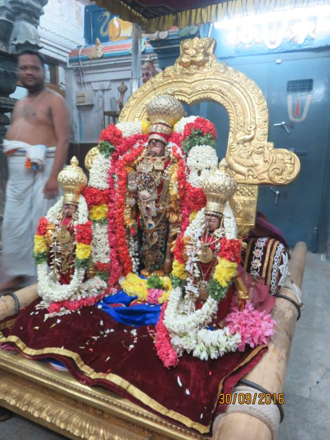 kanchi-devarajaswami-temple-navarathri-utsavam-day-1-2016005