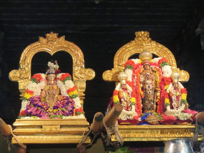 kanchi-devarajaswami-temple-navarathri-utsavam-day-1-2016036