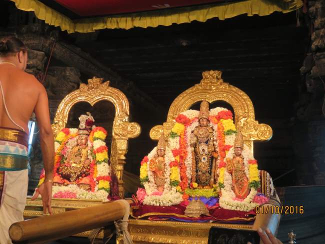 kanchi-devarajaswami-temple-navarathri-utsavam-day-2-2016028