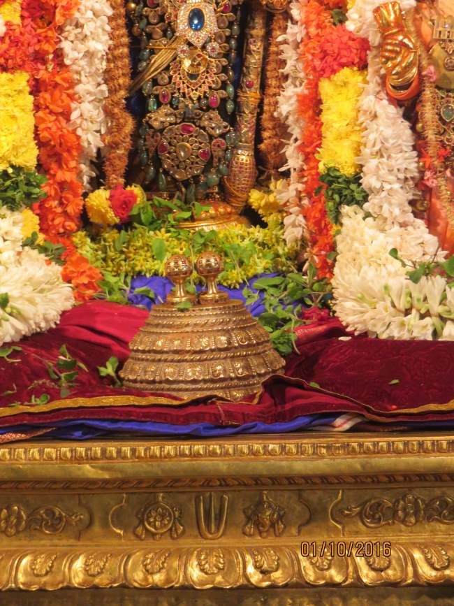 kanchi-devarajaswami-temple-navarathri-utsavam-day-2-2016040