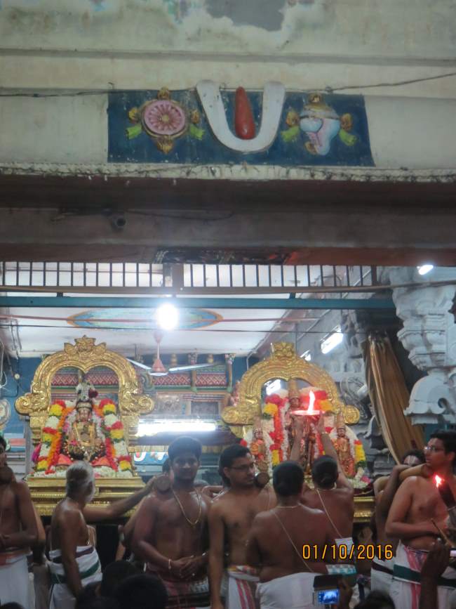 kanchi-devarajaswami-temple-navarathri-utsavam-day-2-2016047