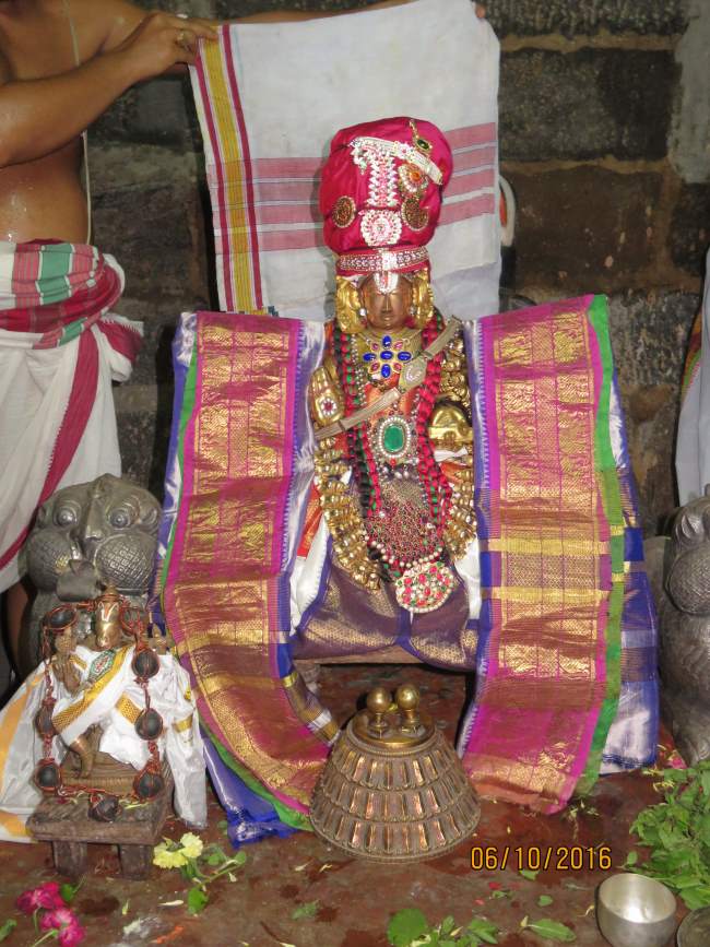 kanchi-devarajaswami-temple-navarathri-utsavam-day-6-2016002