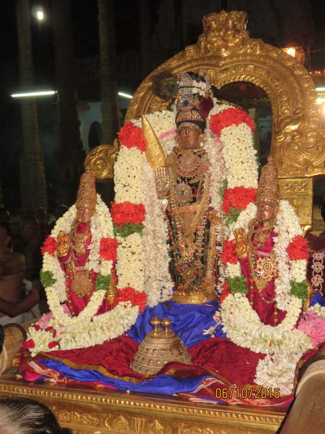 kanchi-devarajaswami-temple-navarathri-utsavam-day-6-2016012