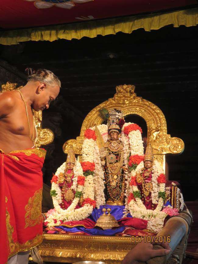 kanchi-devarajaswami-temple-navarathri-utsavam-day-6-2016028