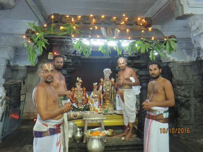 kanchi-mahanavami-evening-purappadu-2016012