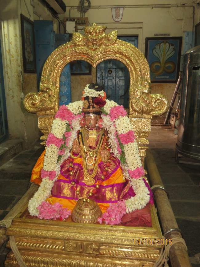 kanchi-perundhevi-thayar-purattasi-kadai-velli-purappadu-2016003