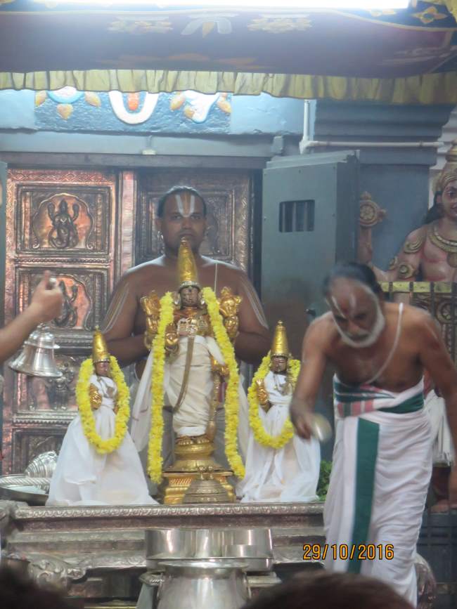 kanchi-sri-devarajaswami-temple-deepavali-purappadu-2016010