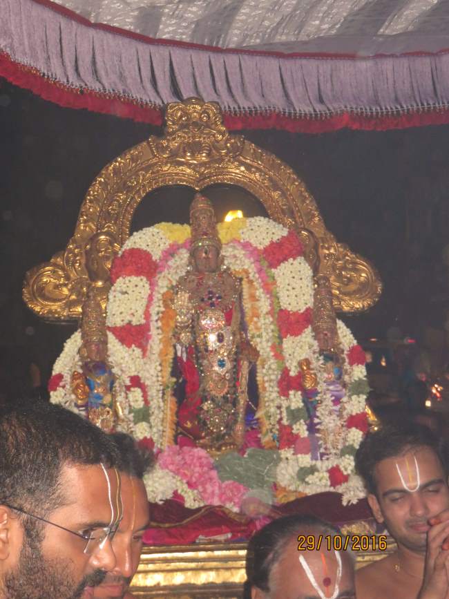 kanchi-sri-devarajaswami-temple-deepavali-purappadu-2016030