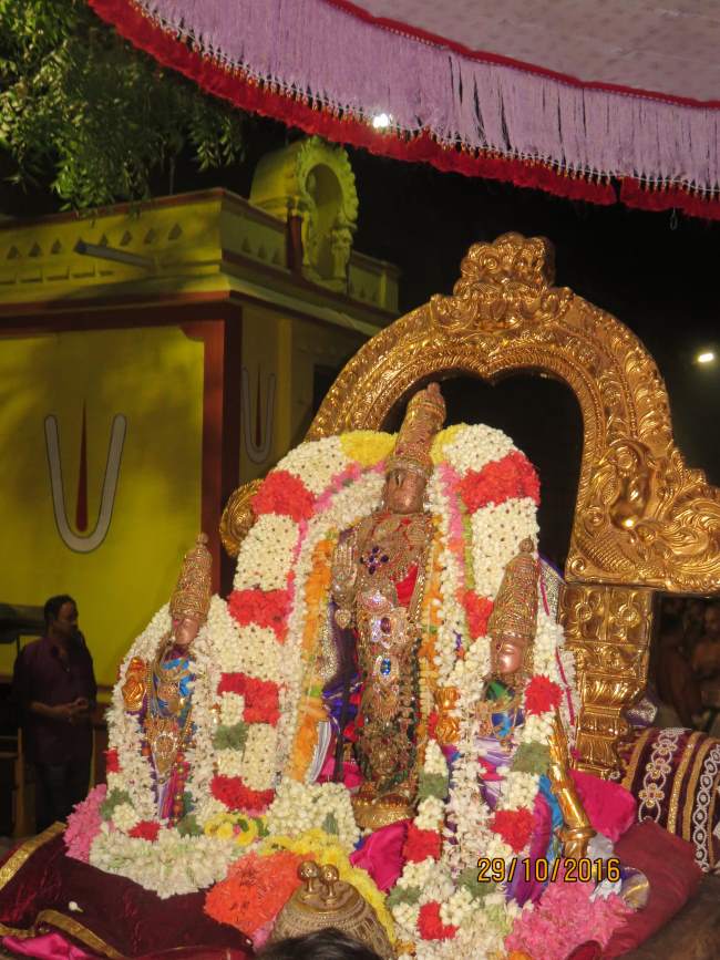 kanchi-sri-devarajaswami-temple-deepavali-purappadu-2016037