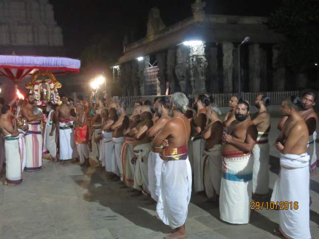 kanchi-sri-devarajaswami-temple-deepavali-purappadu-2016038