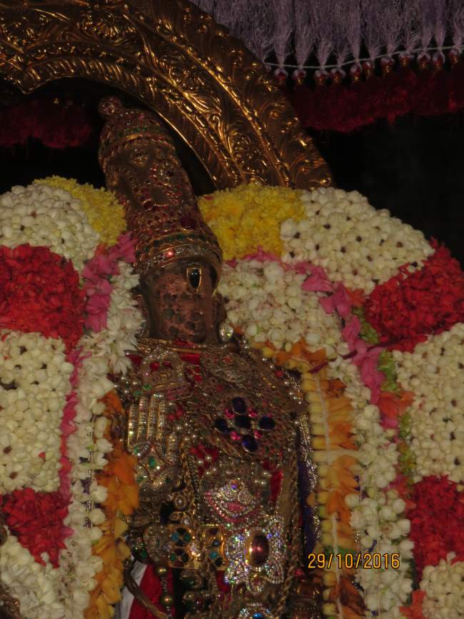 kanchi-sri-devarajaswami-temple-deepavali-purappadu-2016039