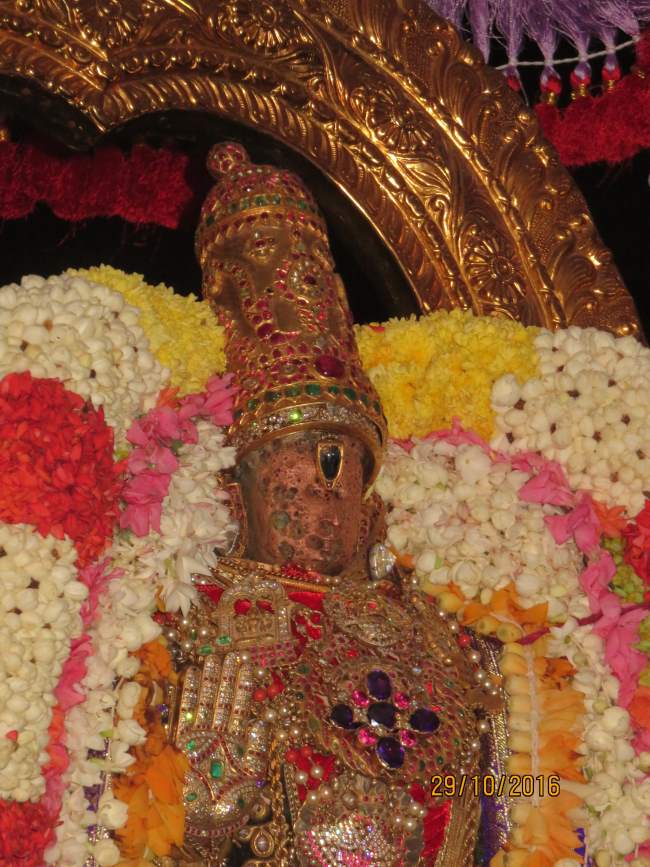 kanchi-sri-devarajaswami-temple-deepavali-purappadu-2016040