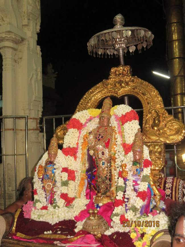 kanchi-sri-devarajaswami-temple-deepavali-purappadu-2016041
