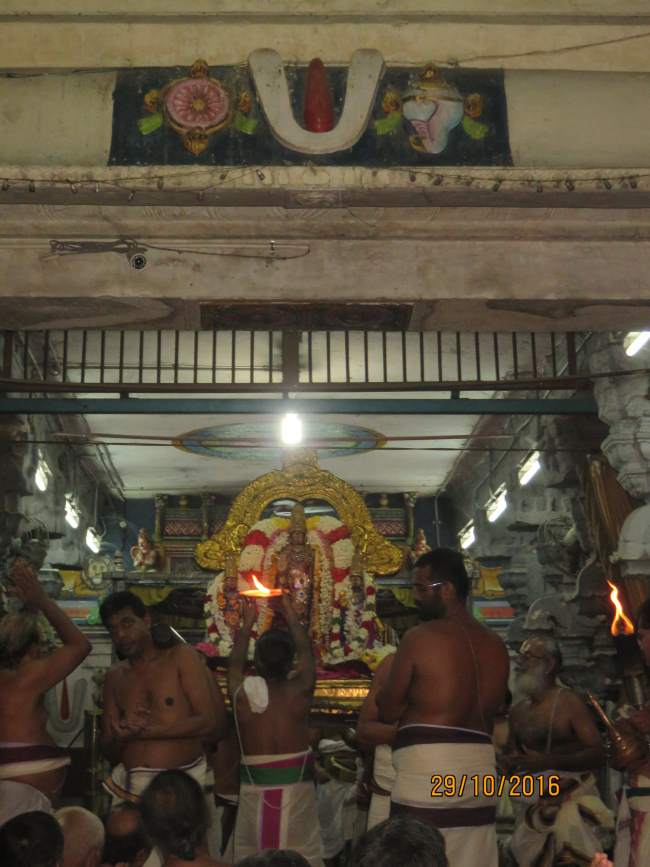 kanchi-sri-devarajaswami-temple-deepavali-purappadu-2016042