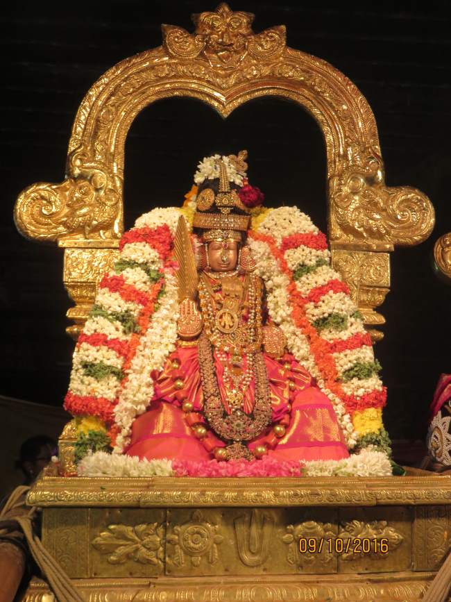 kanchi-sri-devarajaswami-temple-navarathri-utsavam-concludes-2016021