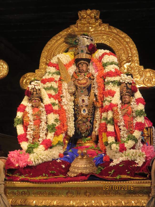 kanchi-sri-devarajaswami-temple-navarathri-utsavam-concludes-2016042