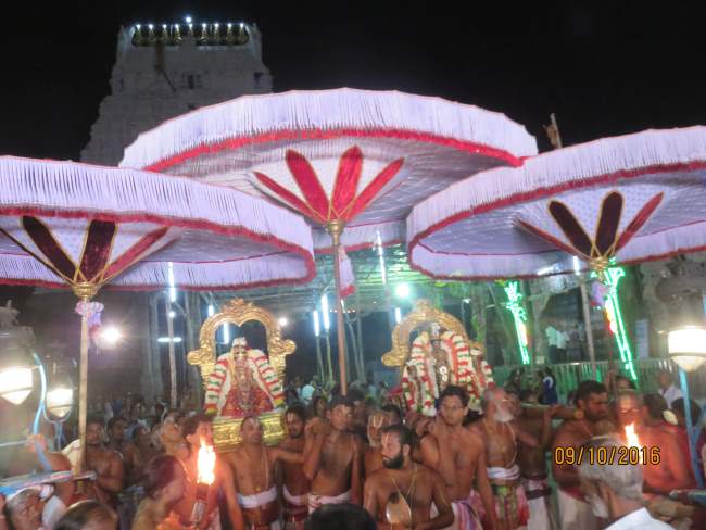 kanchi-sri-devarajaswami-temple-navarathri-utsavam-concludes-2016046
