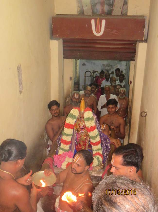 kanchi-sri-devarajaswami-temple-iypasi-maasa-pirappu-purappadu-2016032