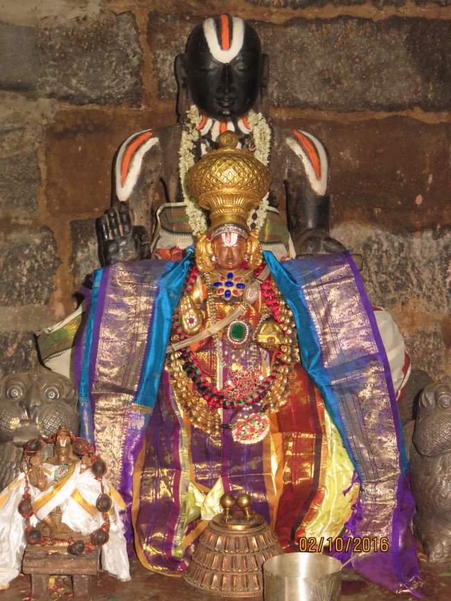 kanchi-sri-devarajaswami-temple-navarathri-utsavam-day-3-2016021