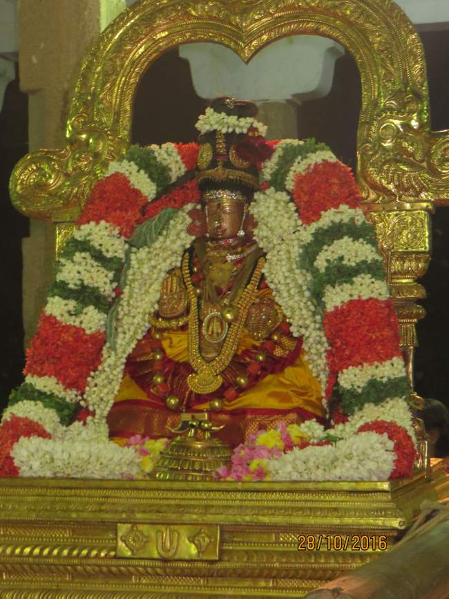 kanchi-sri-perundhevi-thayar-aippasi-sukravara-purappadu-2016011