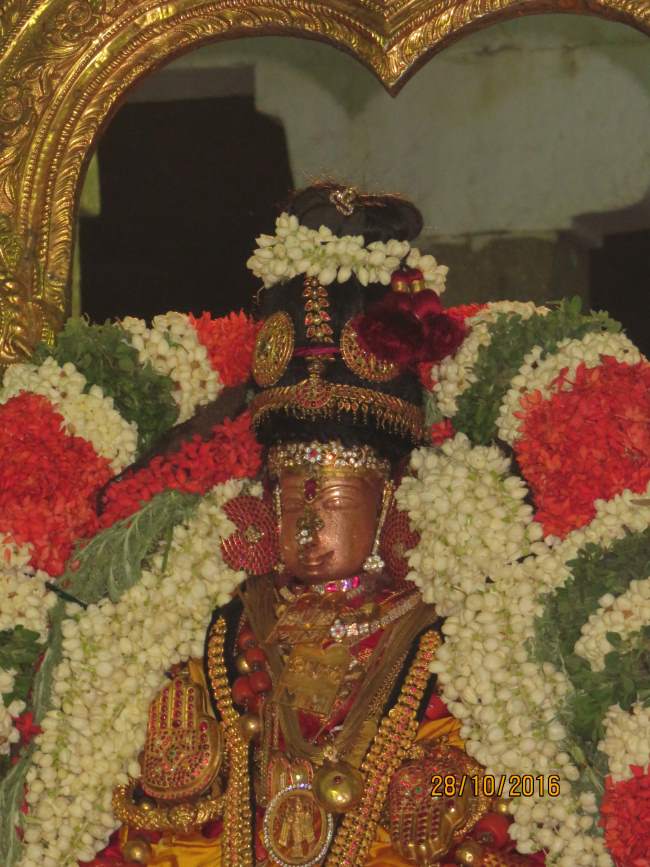 kanchi-sri-perundhevi-thayar-aippasi-sukravara-purappadu-2016012