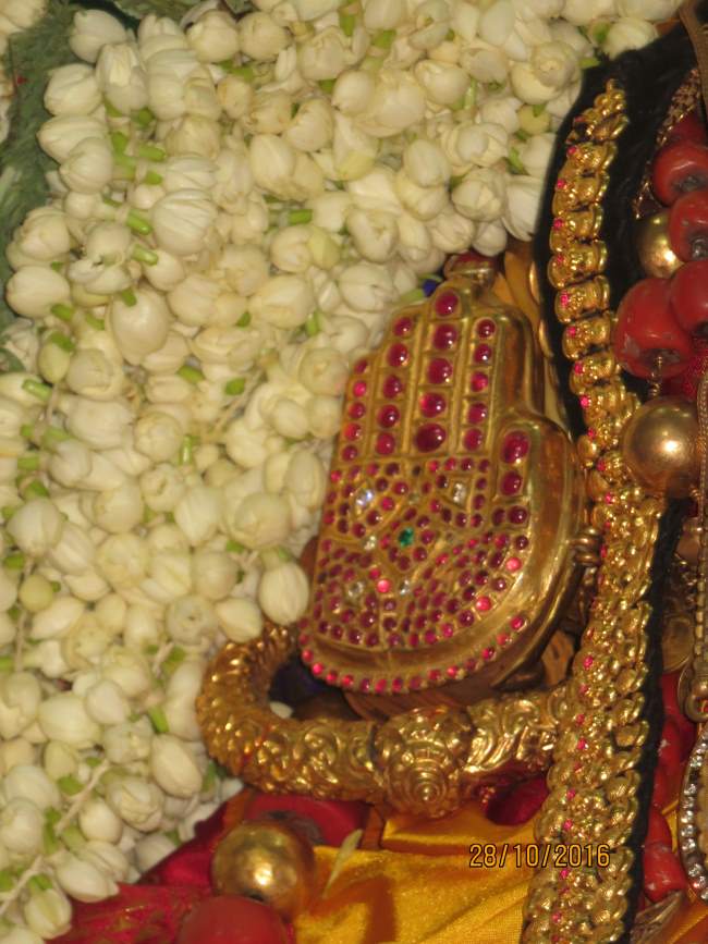 kanchi-sri-perundhevi-thayar-aippasi-sukravara-purappadu-2016024