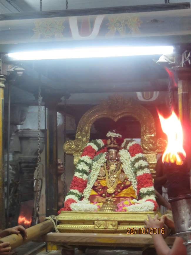 kanchi-sri-perundhevi-thayar-aippasi-sukravara-purappadu-2016028