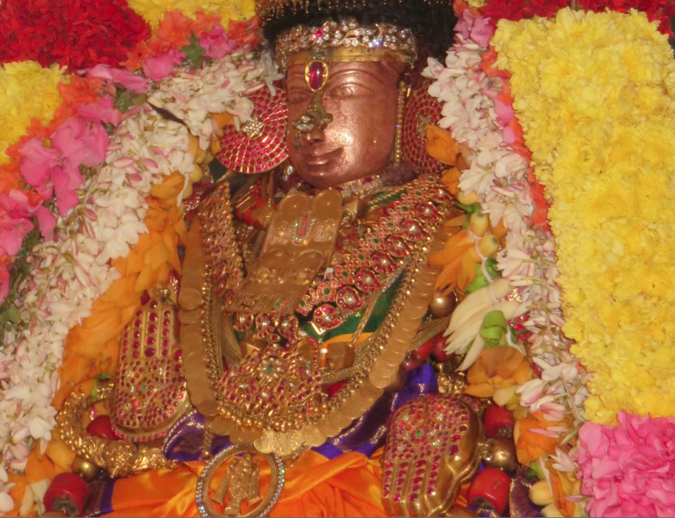 kanchi-thayar-aippasi-sukravara-purappadu-2016