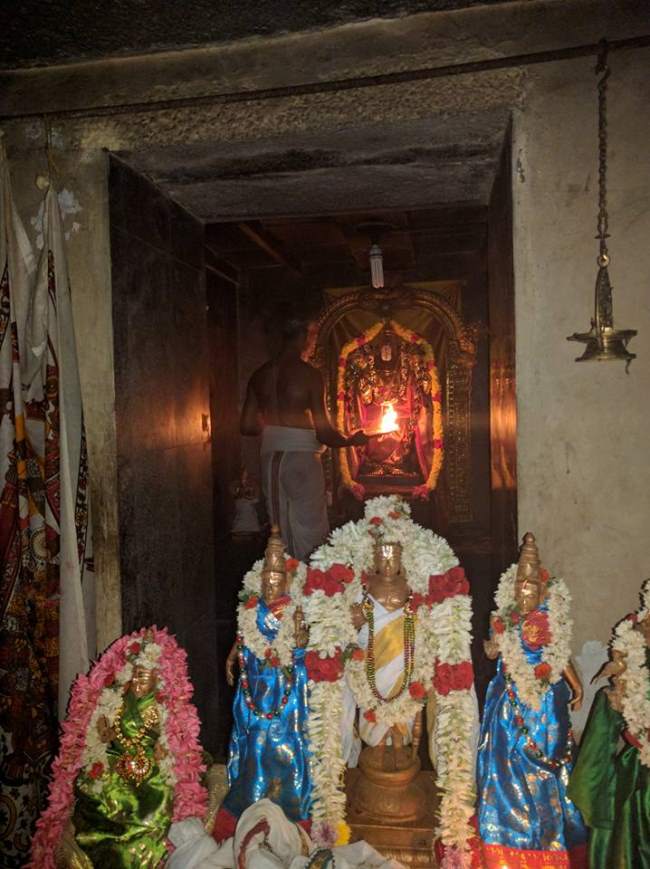 nallur-sri-sundaravaradaraja-perumal-temple-swami-desikan-utsavam-2016011