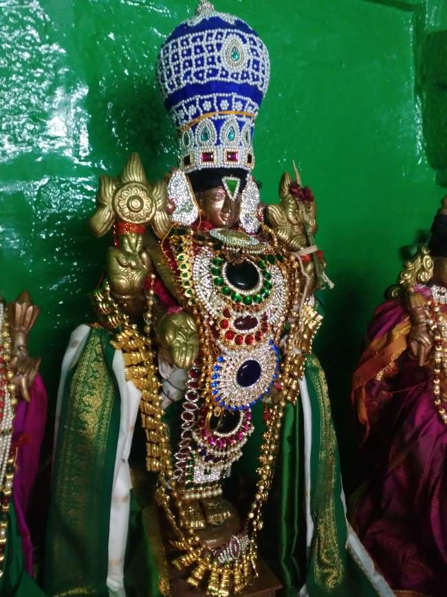 punjai-puliampatti-sri-karivaradharaja-perumal-temple-vijayadasami-purappadu-2016006
