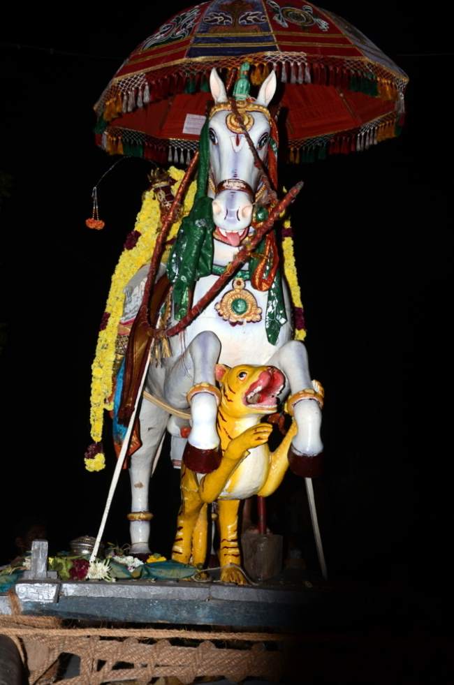 thirukannamangai-sri-bhaktavatsala-perumal-temple-parivettai-utsavam-2016012