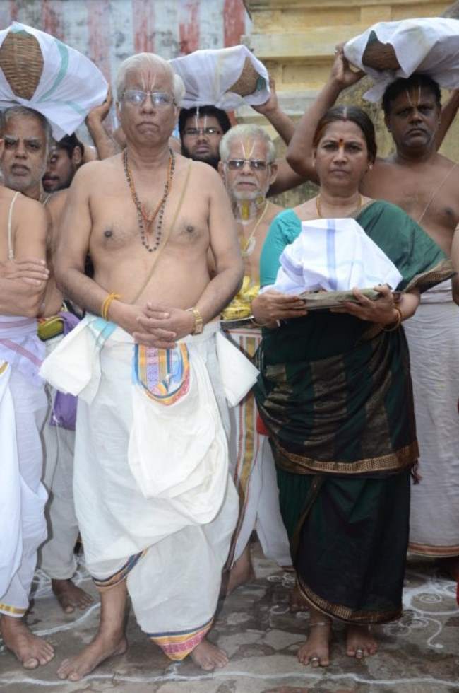 thirukannamangai-swami-desikan-thirunakshatra-utsavam-periya-satrumurai014