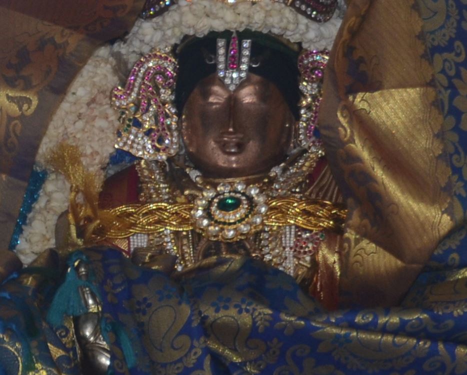 thirukannamangai-swami-desikan-thirunakshatra-utsavam-pani-mukkotu-sevai-2016