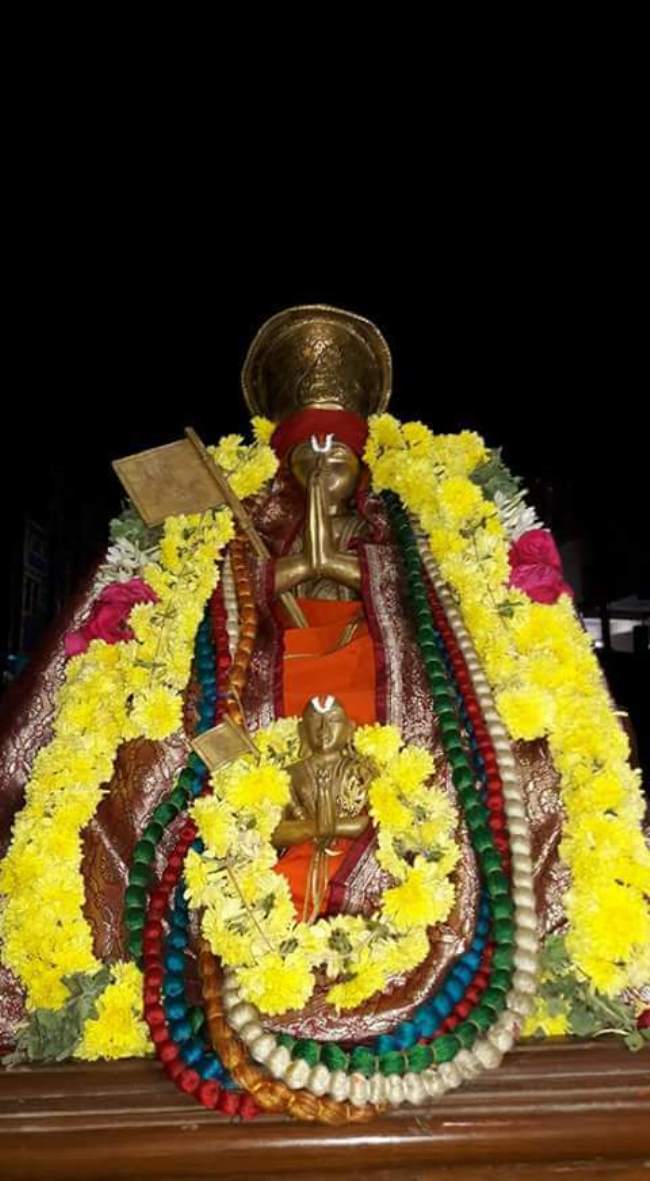 thiruvallur-navarathri-utsavam-day-8-2016023