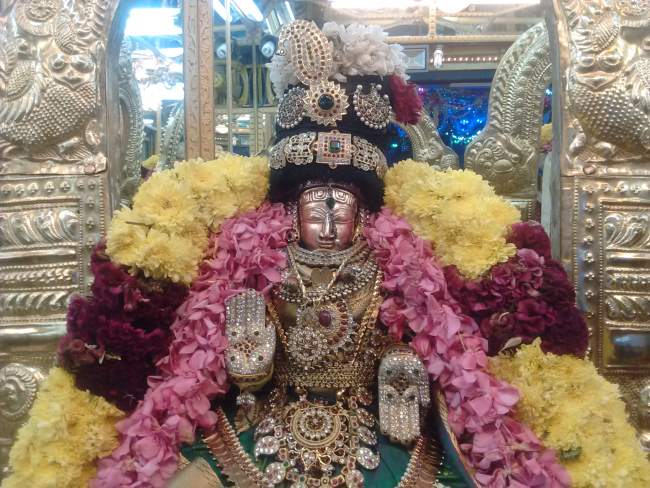 thiruvelukkai-sri-azhagiyasingaperumal-temple-navarathri-day-1-2016011
