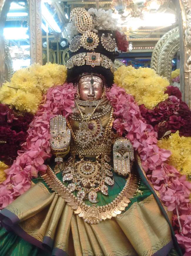 thiruvelukkai-sri-azhagiyasingaperumal-temple-navarathri-day-1-2016013