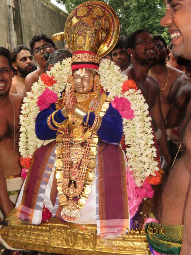 thoopul-swami-desikan-thirunakshatra-utsavam-perundhevi-thayar-mangalasasanam-2016011