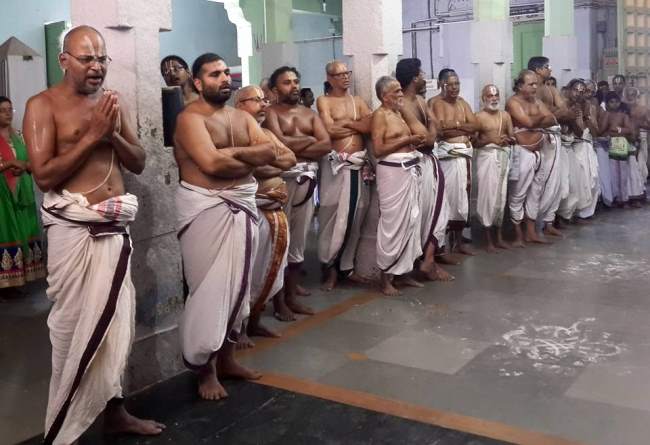 thoopul-swami-desikan-thirunakshatra-utsavam-day-1-2016021